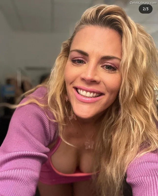 Busy Phillips photo 15 of 130