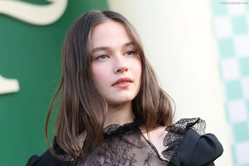 Cailee Spaeny photo 10 of 705