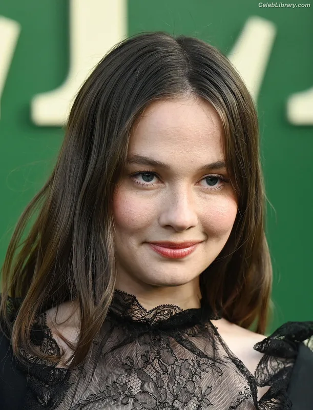 Cailee Spaeny photo 17 of 705