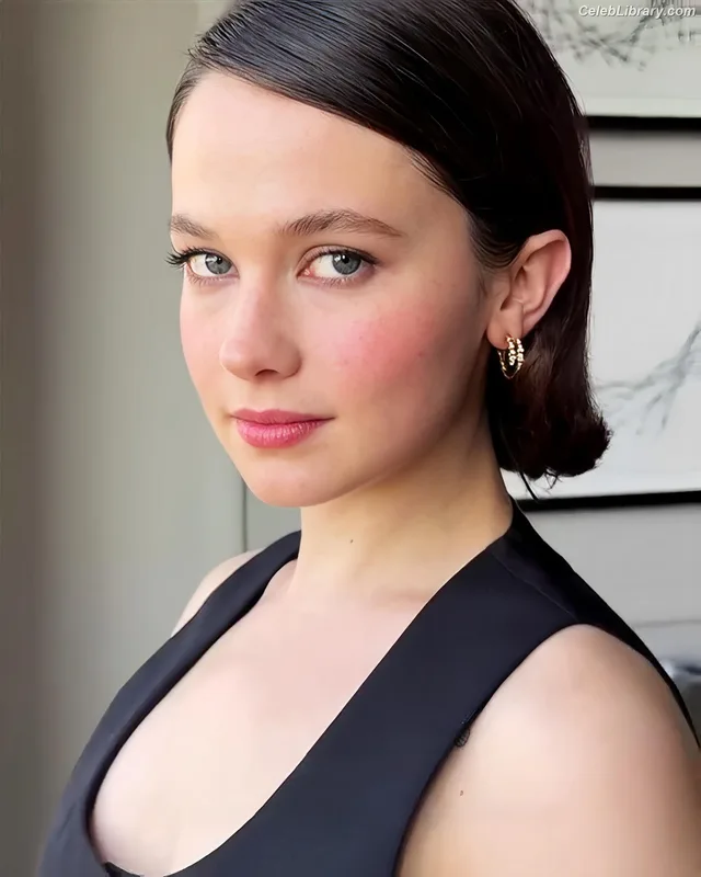 Cailee Spaeny photo 4 of 705