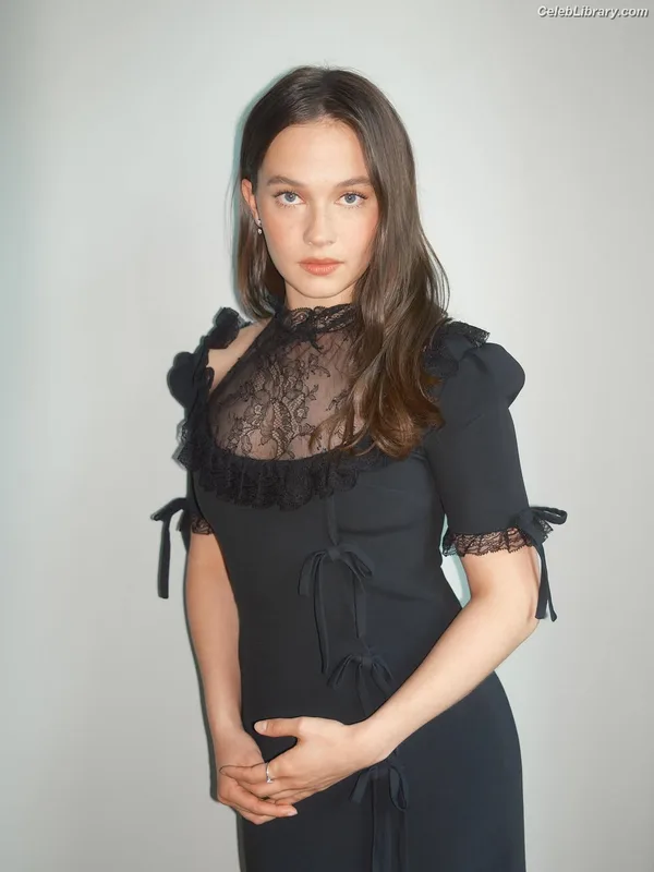 Cailee Spaeny photo 4 of 705