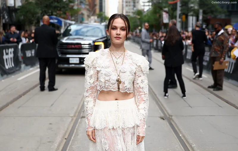 Cailee Spaeny photo 3 of 705