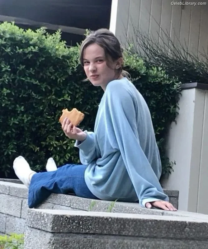 Cailee Spaeny photo 8 of 705