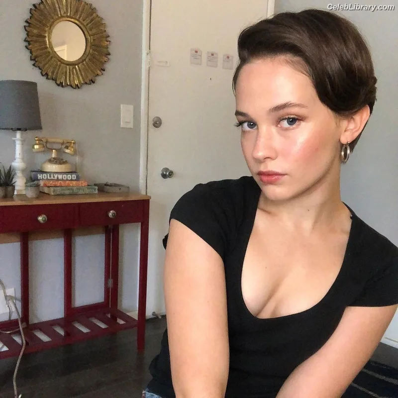 Cailee Spaeny photo 4 of 705