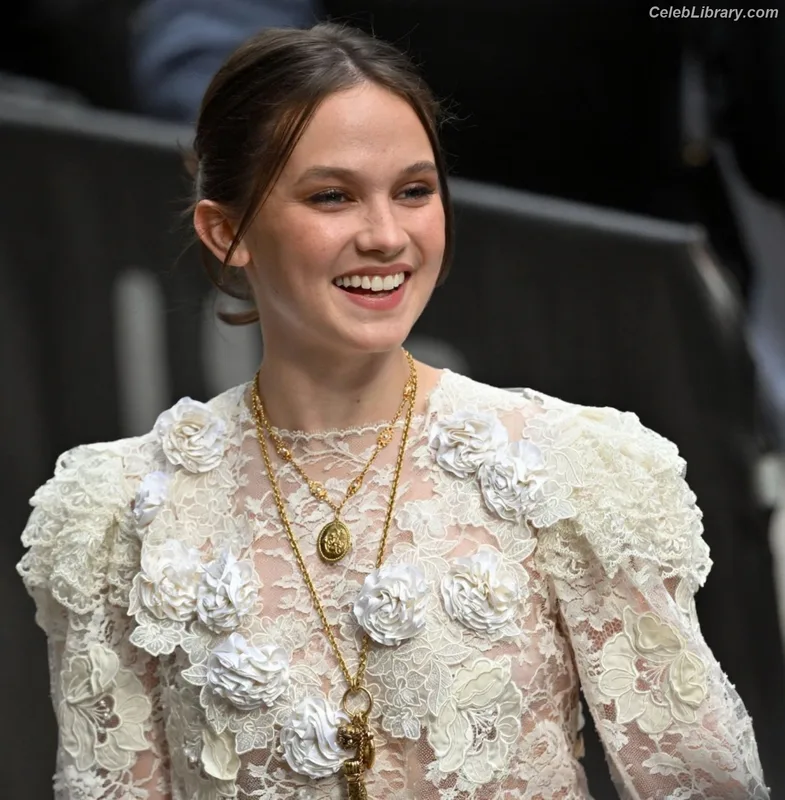 Cailee Spaeny photo 12 of 705