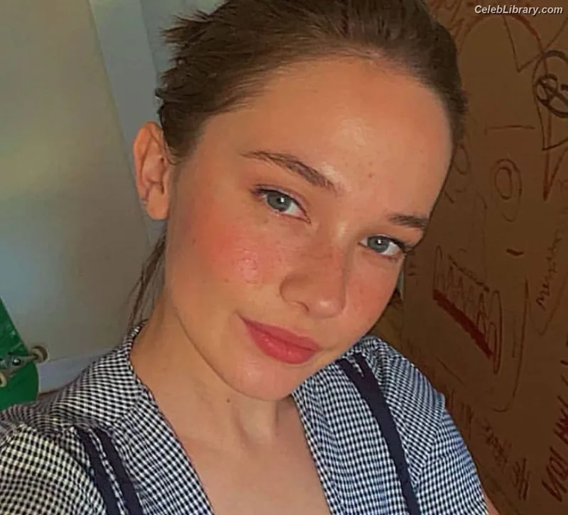 Cailee Spaeny photo 11 of 705