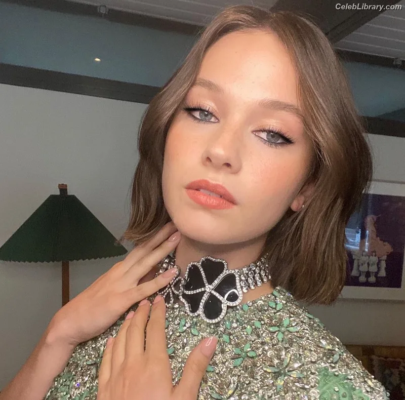 Cailee Spaeny photo 1 of 705