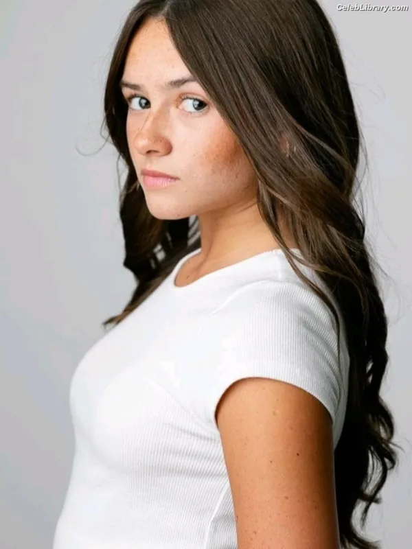 Cailey Presley Fleming photo 19 of 45