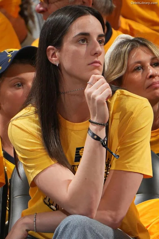 Caitlin Clark photo 23 of 709