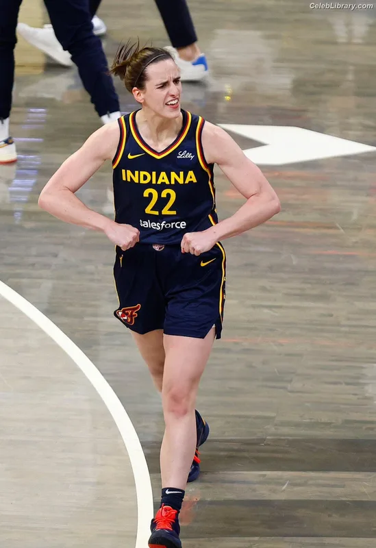 Caitlin Clark photo 11 of 709