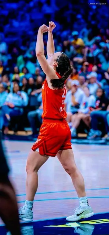 Caitlin Clark photo 12 of 709