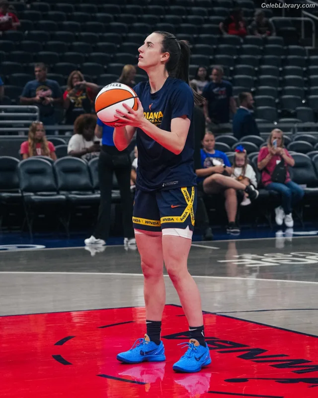 Caitlin Clark photo 17 of 709