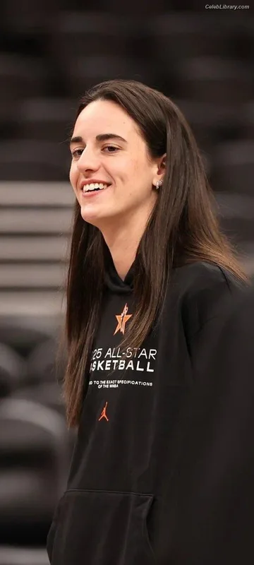 Caitlin Clark photo 7 of 709