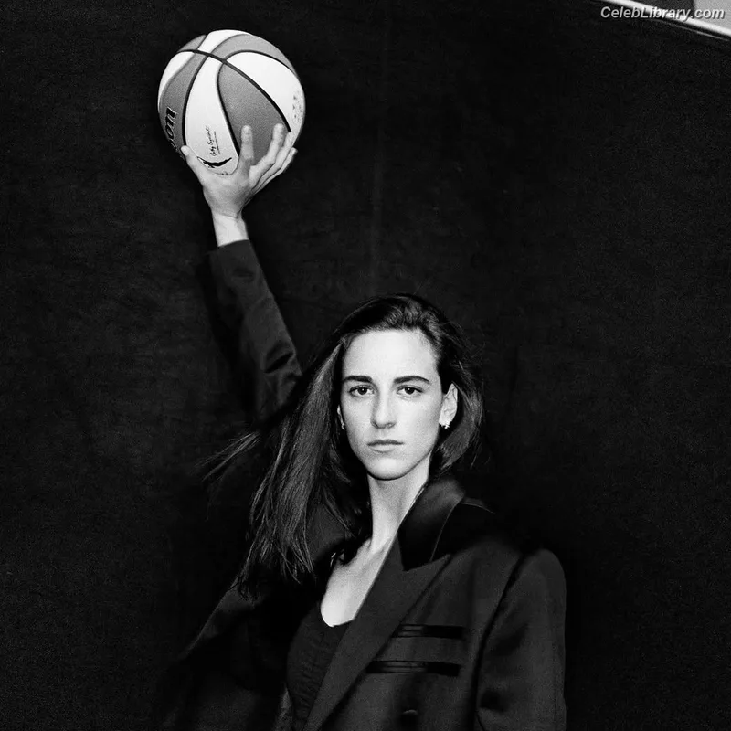 Caitlin Clark photo 13 of 709
