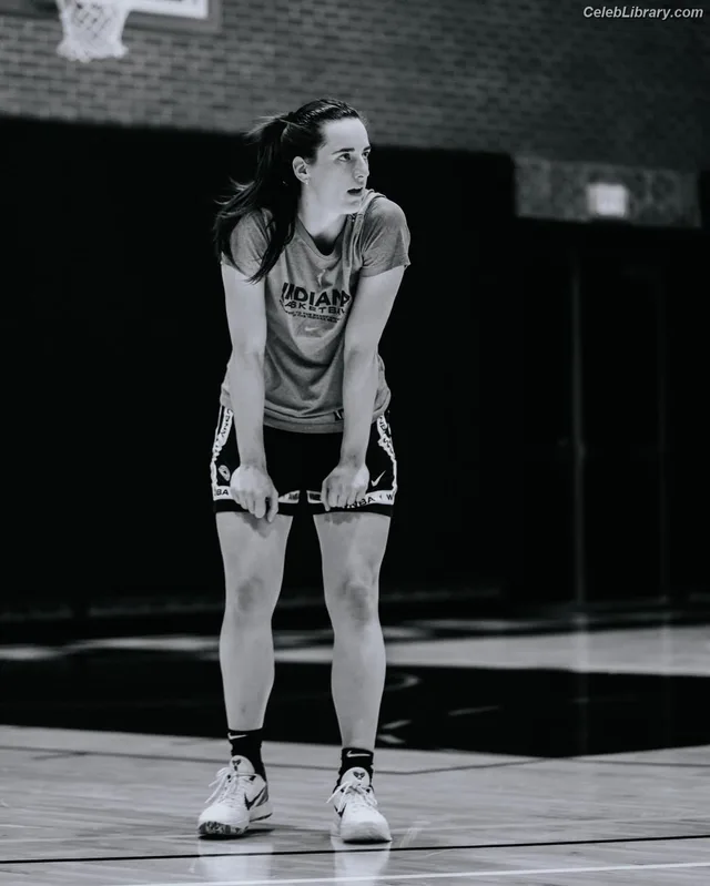 Caitlin Clark photo 6 of 709