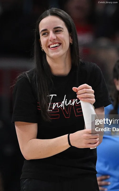 Caitlin Clark photo 10 of 709