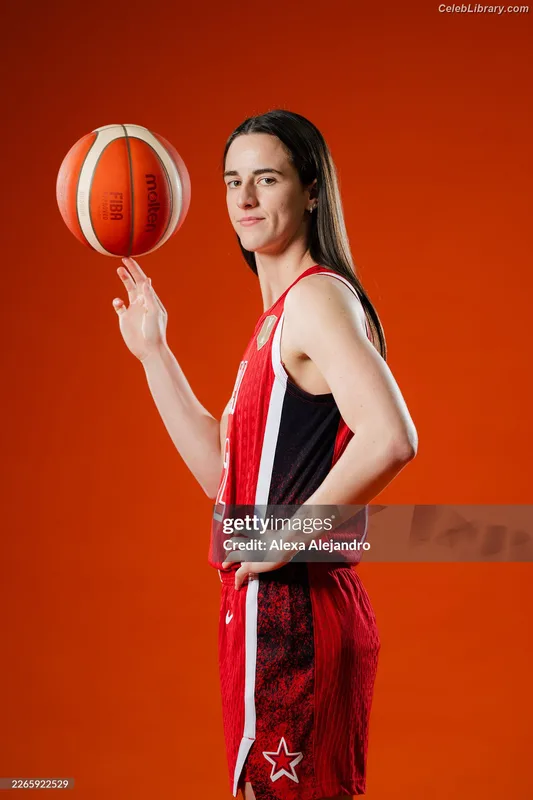 Caitlin Clark photo 15 of 709