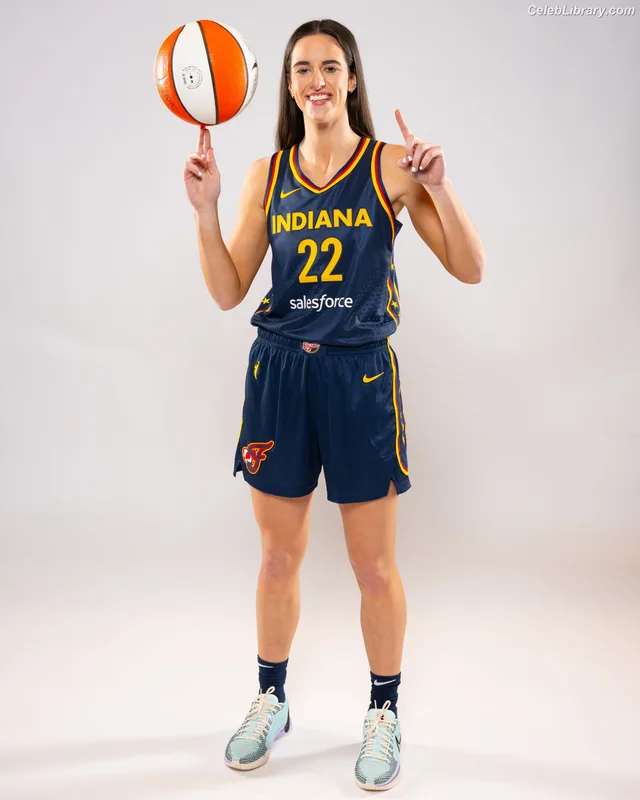 Caitlin Clark photo 9 of 709