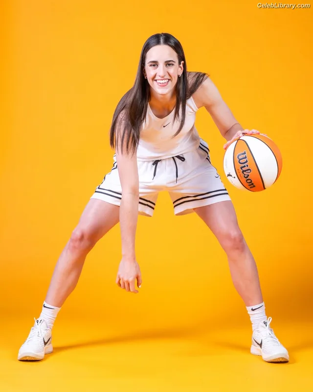 Caitlin Clark photo 9 of 709