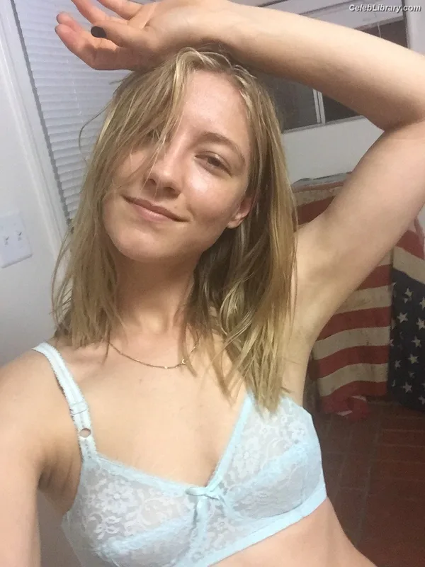 Caitlin Gerard photo 5 of 49
