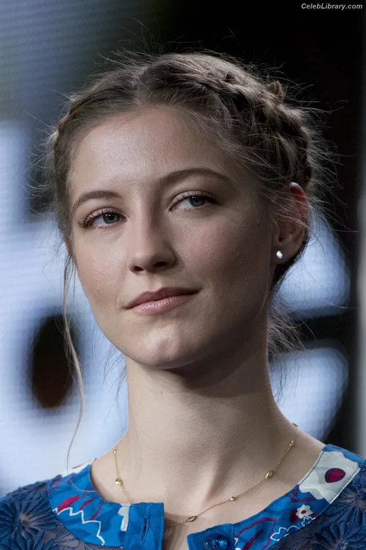 Caitlin Gerard photo 18 of 49