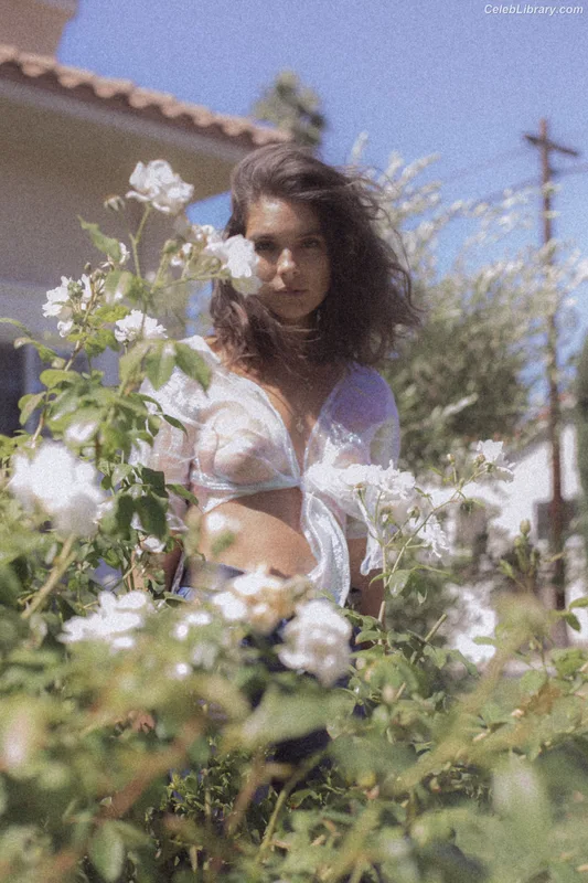 Caitlin Stasey photo 5 of 61