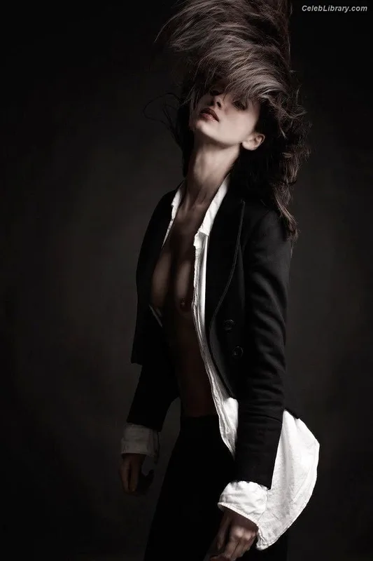 Caitriona Balfe photo 20 of 130