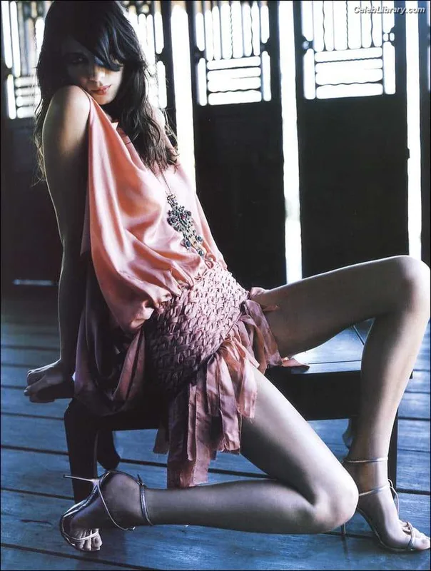 Caitriona Balfe photo 2 of 130