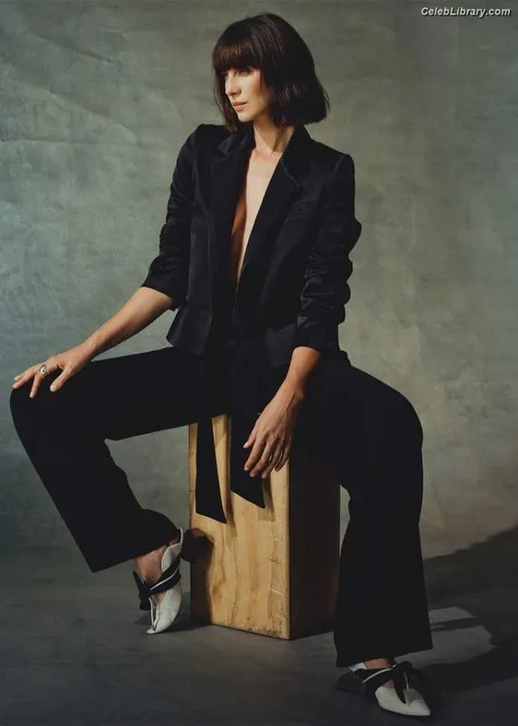 Caitriona Balfe photo 8 of 130