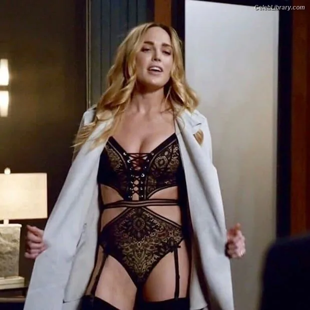 Caity Lotz photo 12 of 106
