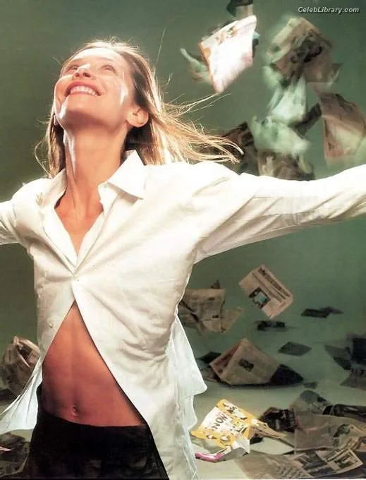 Calista Flockhart photo 1 of 18