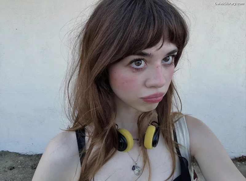 Callie Haverda photo 4 of 70