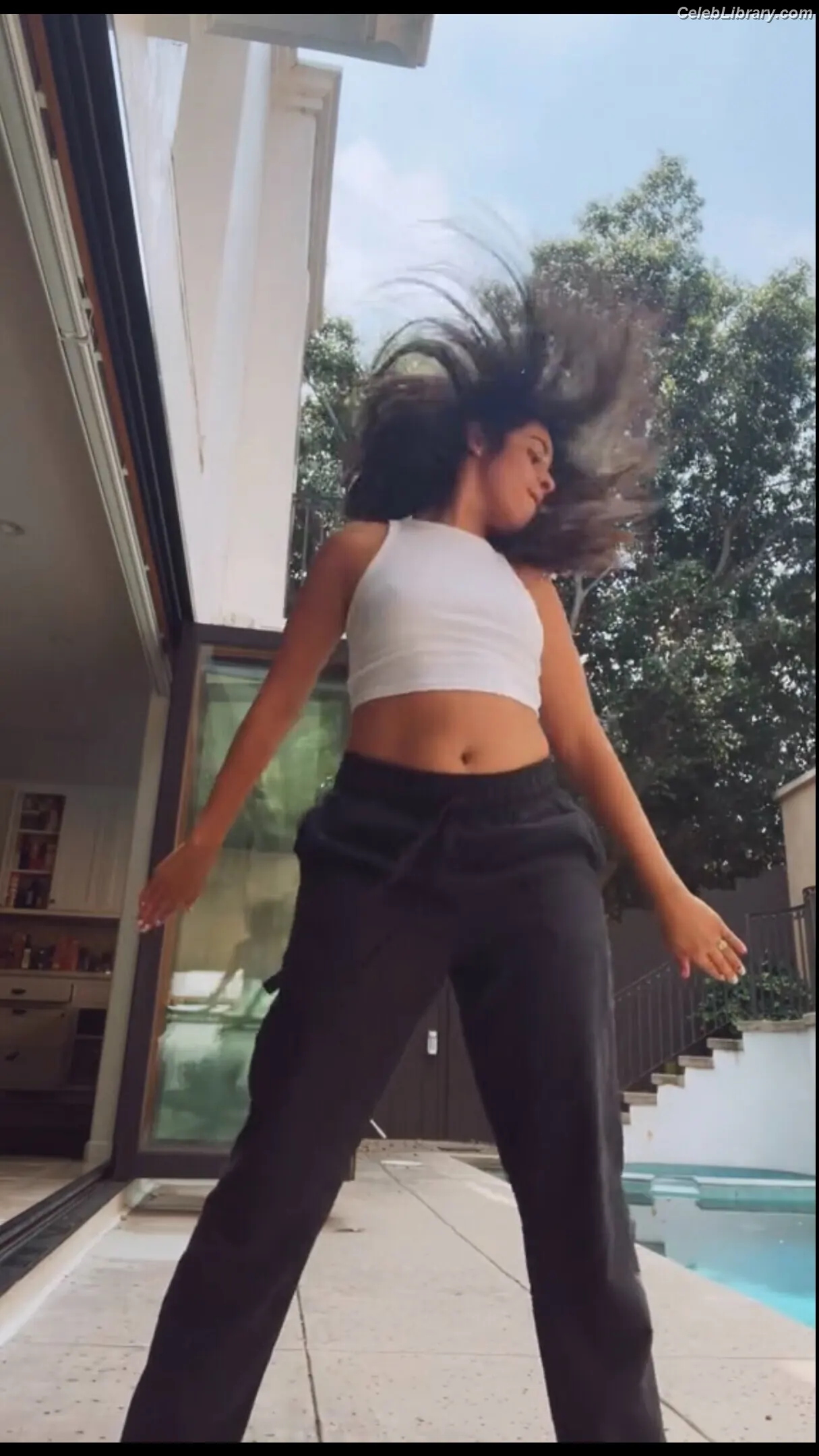 Camila Cabello photo 21 of 2278
