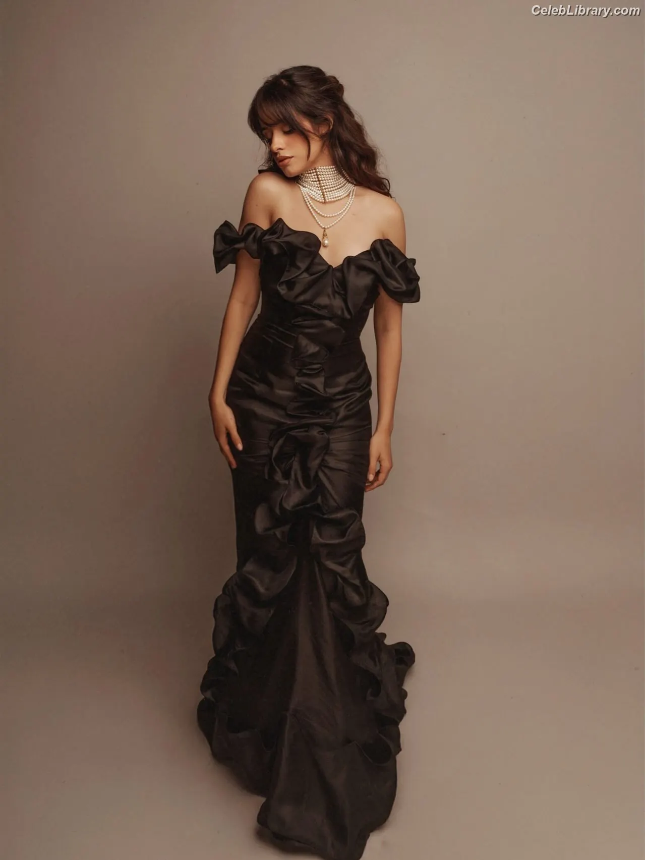 Camila Cabello photo 3 of 2278