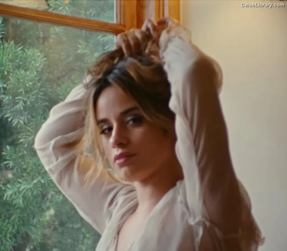 Camila Cabello photo 21 of 2278