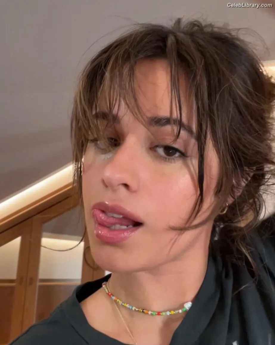 Camila Cabello photo 16 of 2278