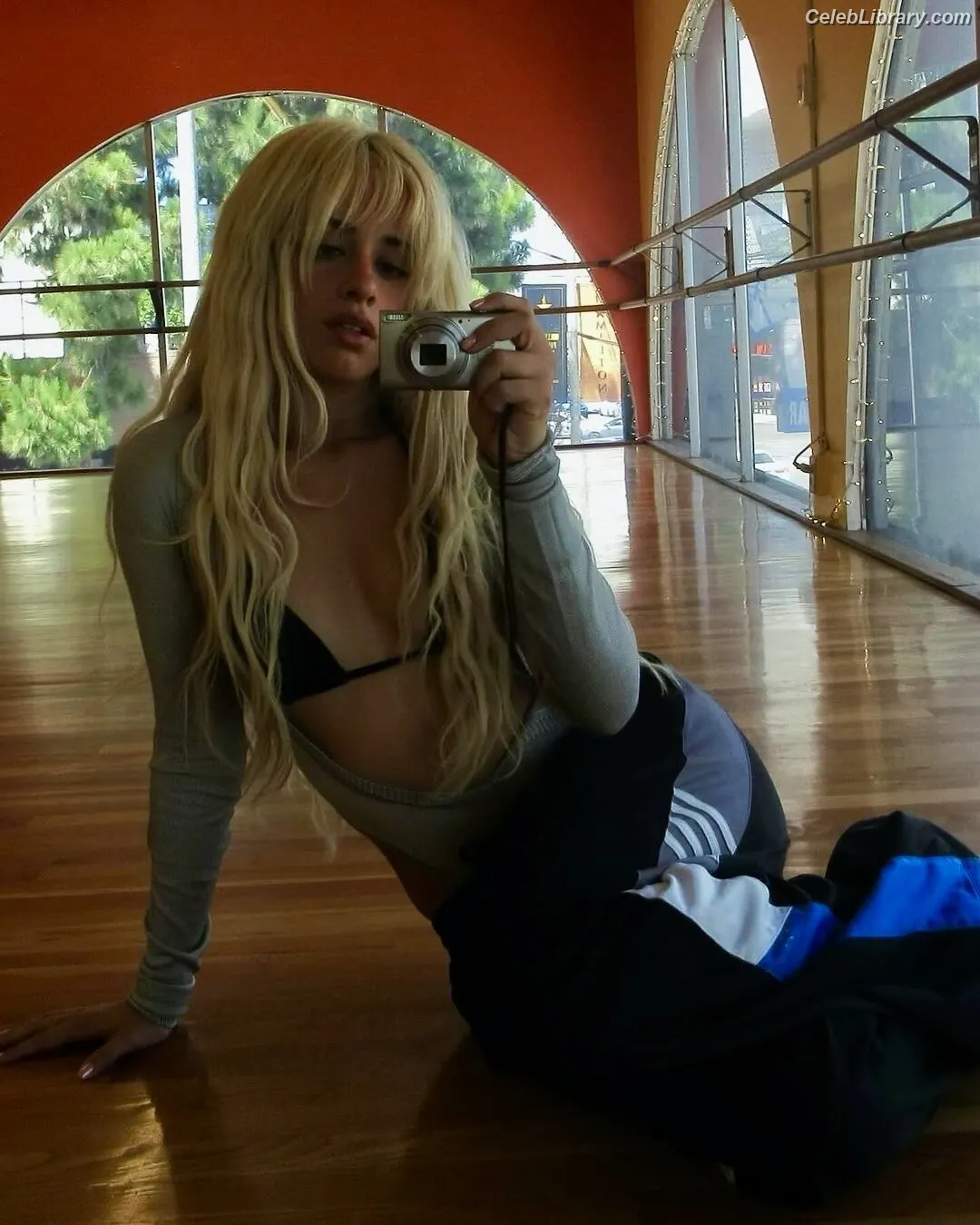 Camila Cabello photo 3 of 2278