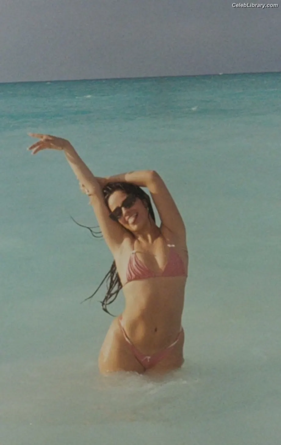 Camila Cabello photo 8 of 2278