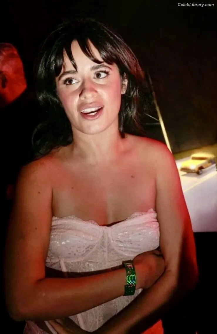 Camila Cabello photo 22 of 2278