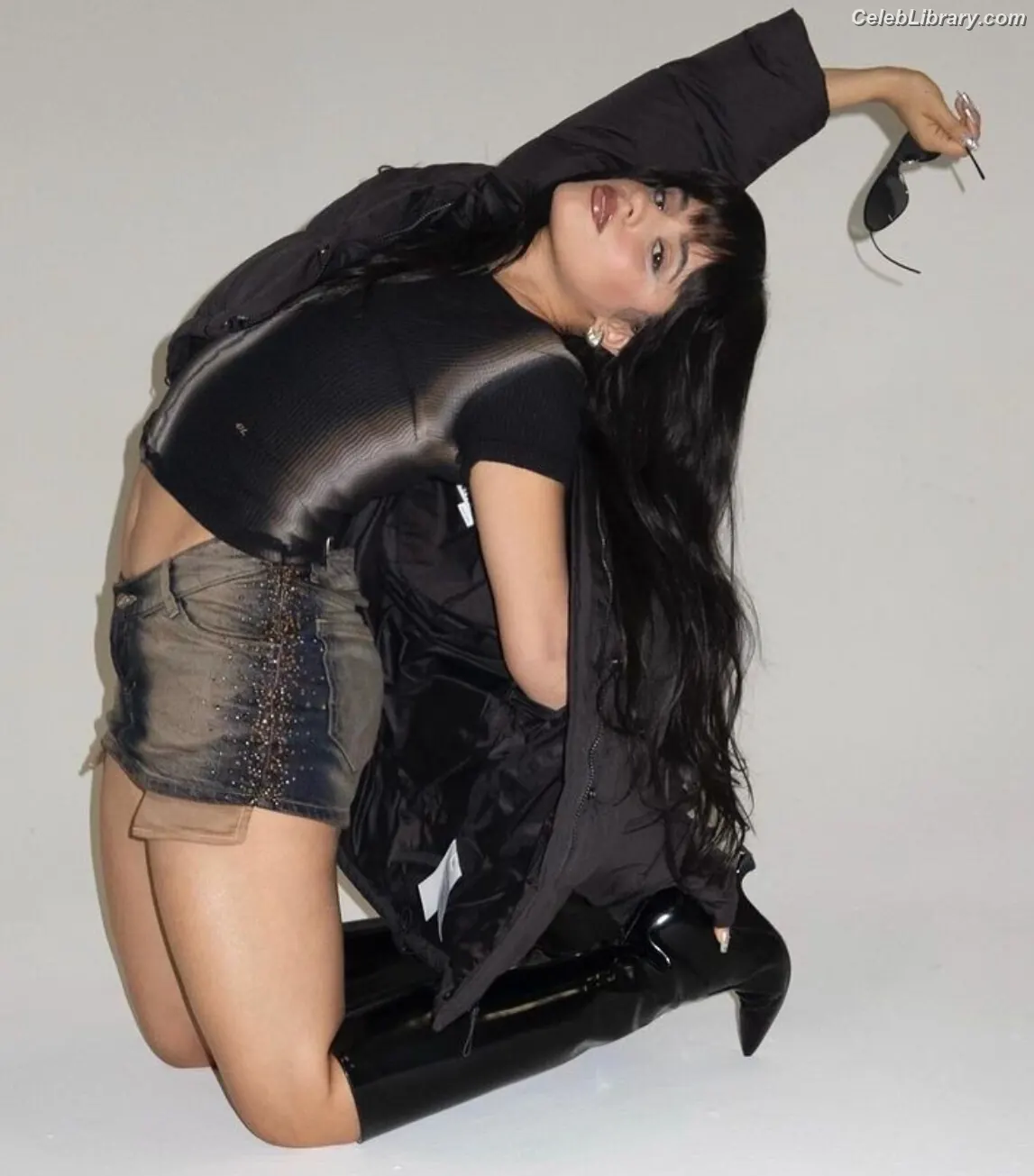 Camila Cabello photo 21 of 2278