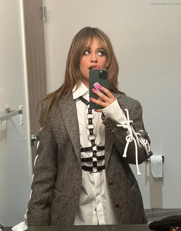 Camila Cabello photo 7 of 2287
