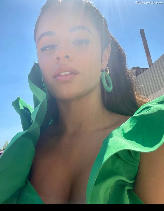 Camila Cabello photo 14 of 2287
