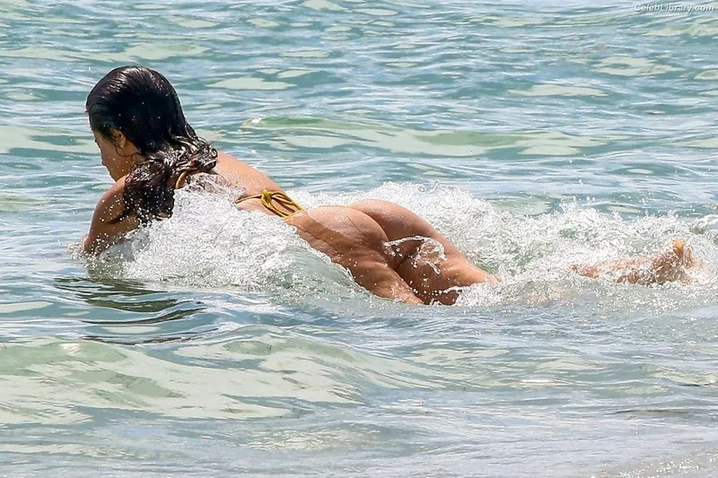 Camila Cabello photo 8 of 2287