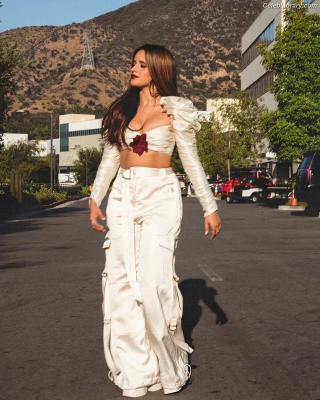 Camila Cabello photo 17 of 2287