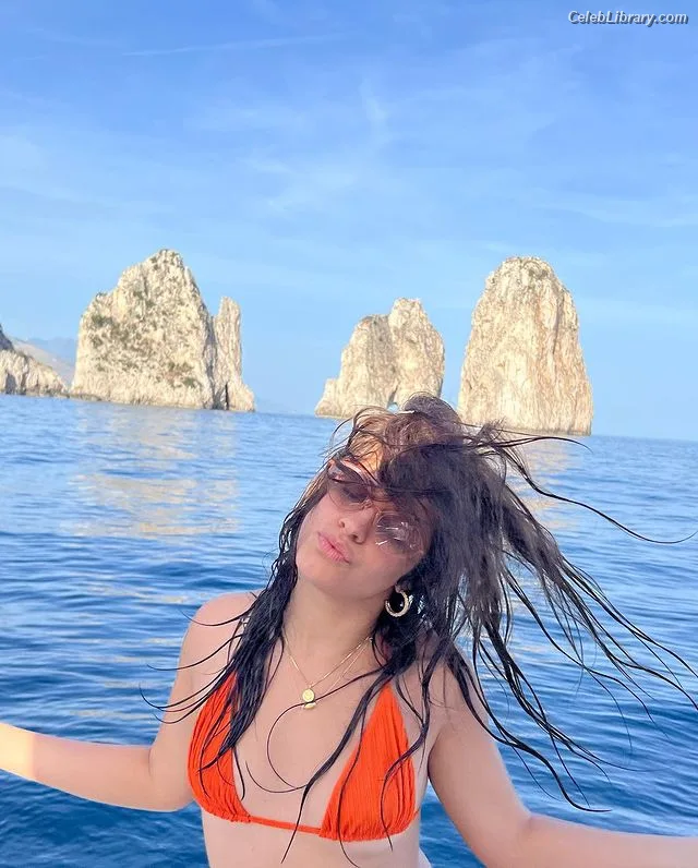 Camila Cabello photo 2 of 2287