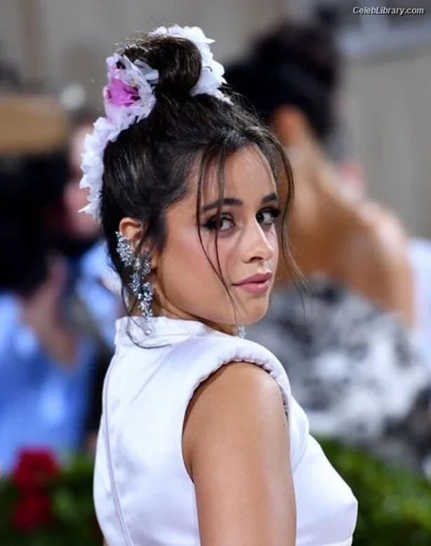 Camila Cabello photo 3 of 2287