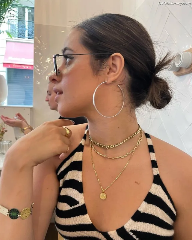 Camila Cabello photo 14 of 2287