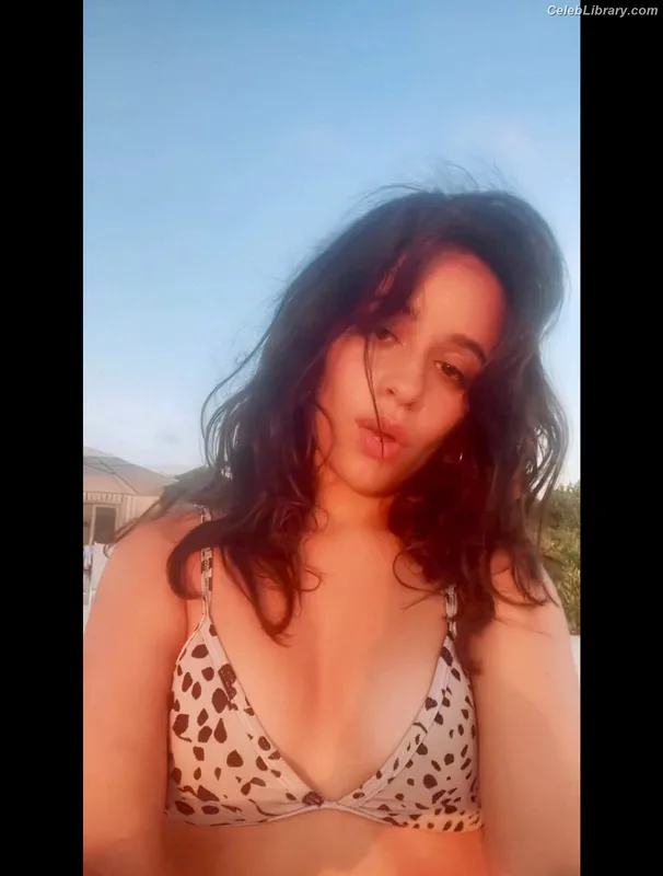 Camila Cabello photo 11 of 2287