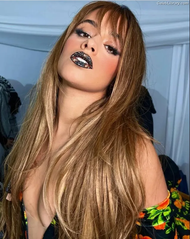 Camila Cabello photo 4 of 2287