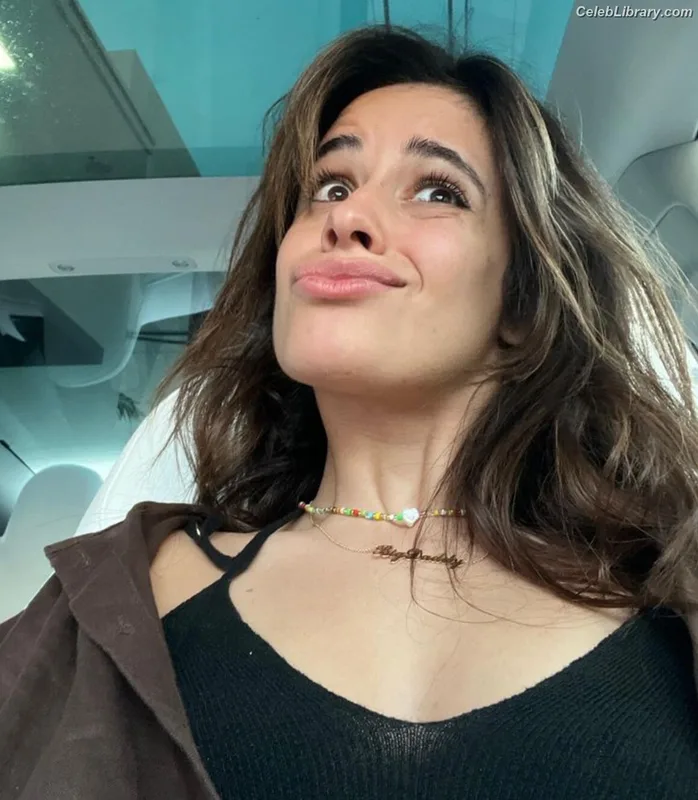 Camila Cabello photo 4 of 2287